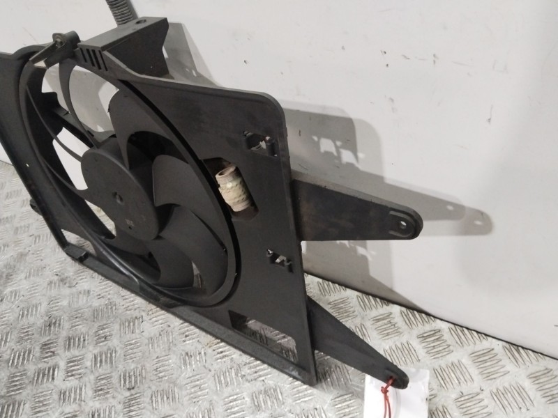 Recambio de electroventilador para fiat doblo furgoneta/monovolumen (223_) 1.9 d (223zxb1a) referencia OEM IAM 51738720  