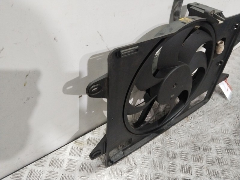 Recambio de electroventilador para fiat doblo furgoneta/monovolumen (223_) 1.9 d (223zxb1a) referencia OEM IAM 51738720  