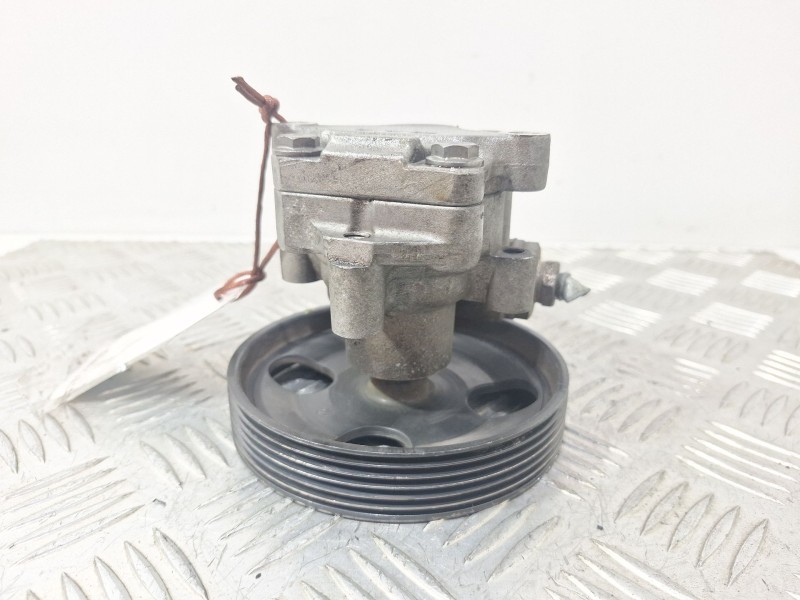 Recambio de bomba direccion para ford fiesta v van 1.4 tdci referencia OEM IAM 2S6C3A696DD  