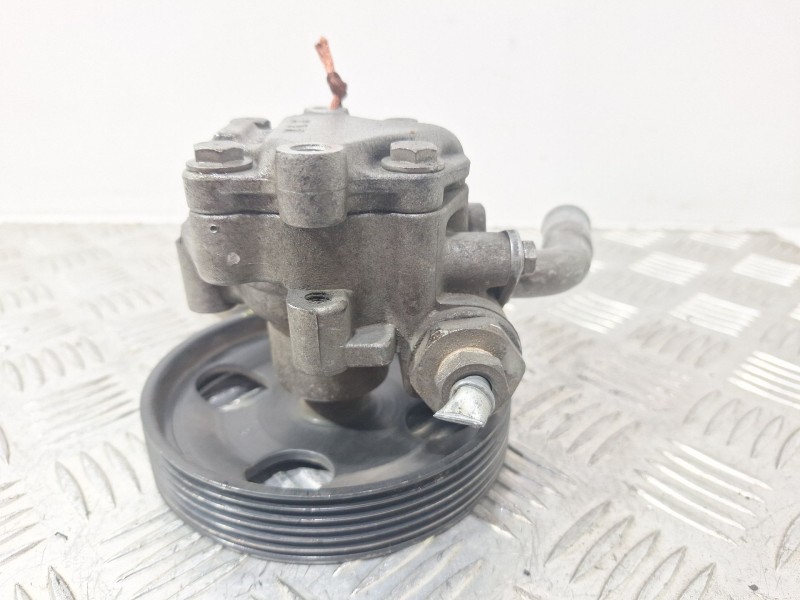 Recambio de bomba direccion para ford fiesta v van 1.4 tdci referencia OEM IAM 2S6C3A696DD  