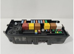 Recambio de caja reles / fusibles para opel vectra c station wagon (z02) 1.9 cdti (f35) referencia OEM IAM 13205800  
