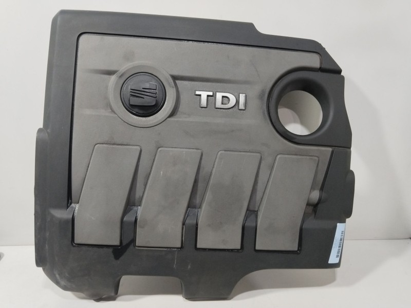Recambio de tapa motor para seat altea (5p1) 1.6 tdi referencia OEM IAM 03L103925AT   Recambio de tapa motor para seat altea (5p1) 1.6 tdi referencia OEM IAM 03L103925AT