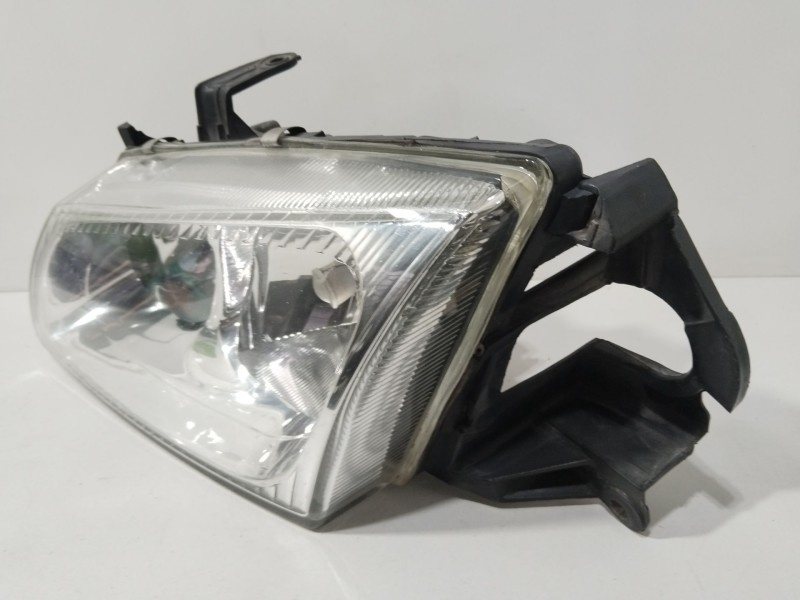 Recambio de faro izquierdo para nissan almera ii hatchback (n16) 1.5 referencia OEM IAM 26060BN01A 082151188L 