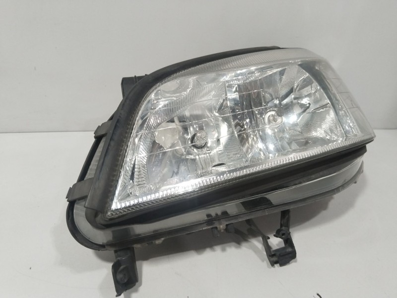 Recambio de faro izquierdo para opel zafira a monospace (t98) 1.8 16v (f75) referencia OEM IAM 90582021  