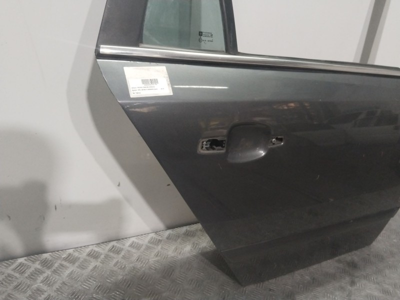 Recambio de puerta trasera derecha para opel astra h caravan cosmo referencia OEM IAM 843535 GRIS 