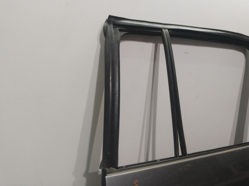 Recambio de puerta trasera derecha para volkswagen touran (1t1, 1t2) 2.0 tdi referencia OEM IAM 1T0833055R  