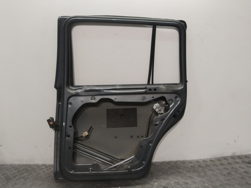 Recambio de puerta trasera derecha para volkswagen touran (1t1, 1t2) 2.0 tdi referencia OEM IAM 1T0833055R  
