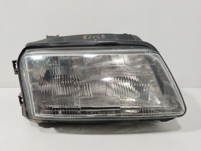 Recambio de faro derecho para audi a4 b5 avant (8d5) 1.9 tdi referencia OEM IAM 0301094202  