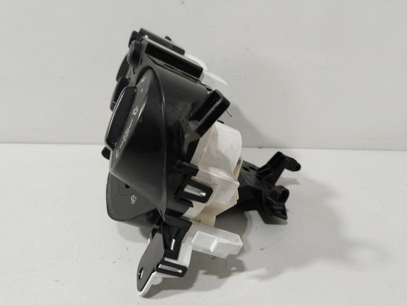 Recambio de mando calefaccion / aire acondicionado para mazda 2 (de_, dh_) 1.3 (de3fs) referencia OEM IAM UDF71  