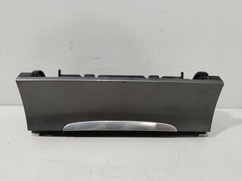 Recambio de cenicero para volkswagen passat b6 (3c2) 2.0 tdi referencia OEM IAM 3C0863284  