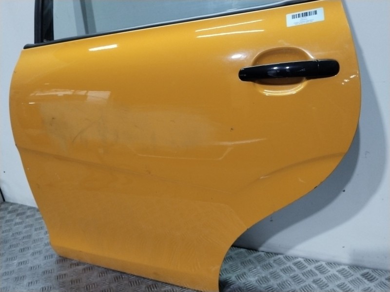 Recambio de puerta trasera izquierda para seat altea xl (5p5, 5p8) 1.6 tdi referencia OEM IAM 5P8833055   Recambio de puerta trasera izquierda para seat altea xl (5p5, 5p8) 1.6 tdi referencia OEM IAM 5P8833055