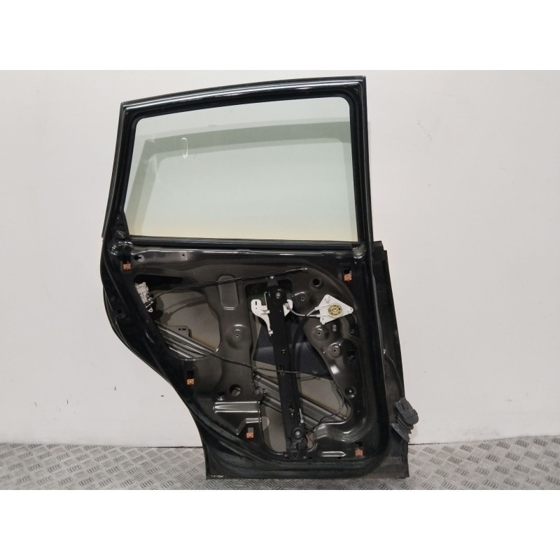 Recambio de puerta trasera izquierda para seat altea xl (5p5, 5p8) 1.6 tdi referencia OEM IAM 5P8833055   Recambio de puerta trasera izquierda para seat altea xl (5p5, 5p8) 1.6 tdi referencia OEM IAM 5P8833055
