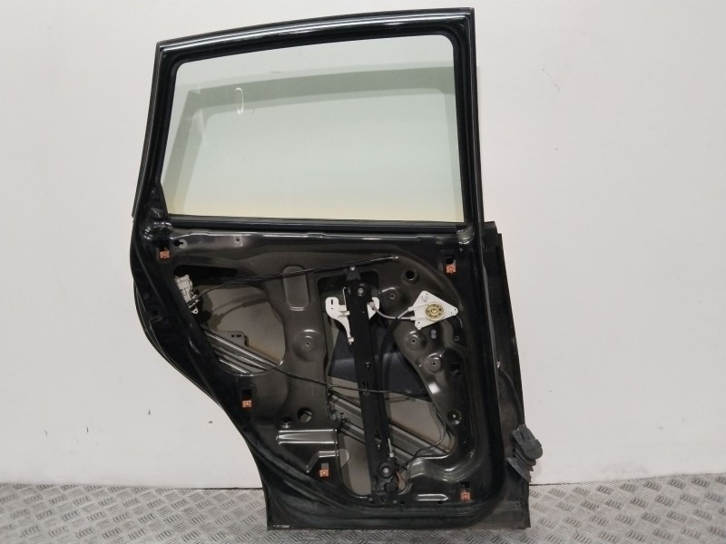 Recambio de puerta trasera izquierda para seat altea xl (5p5, 5p8) 1.6 tdi referencia OEM IAM 5P8833055   Recambio de puerta trasera izquierda para seat altea xl (5p5, 5p8) 1.6 tdi referencia OEM IAM 5P8833055