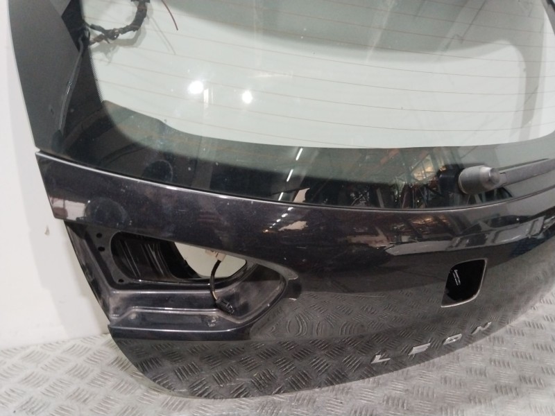 Recambio de porton trasero para seat leon (1p1) 1.9 tdi referencia OEM IAM 1P9827024  