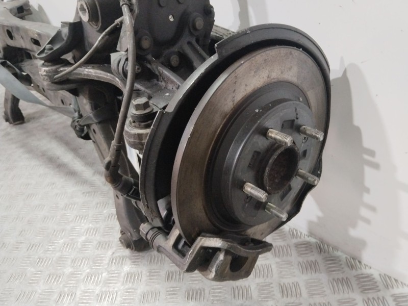 Recambio de puente trasero para kia optima concept referencia OEM IAM 6165056  
