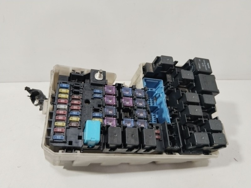 Recambio de caja reles / fusibles para mazda 5 (cr) 2.0 cd (cr19) referencia OEM IAM C23566760  