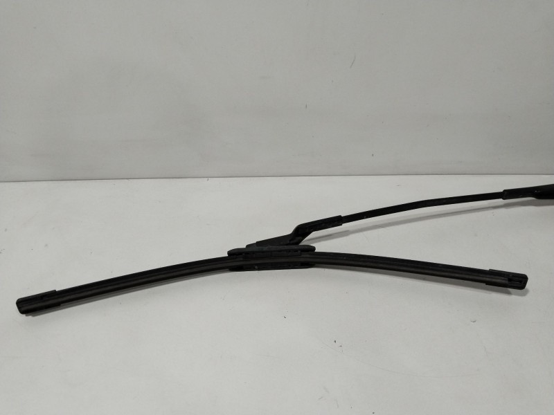 Recambio de brazo limpia delantero derecho para volkswagen passat b6 (3c2) 2.0 tdi referencia OEM IAM 3C1955409C  