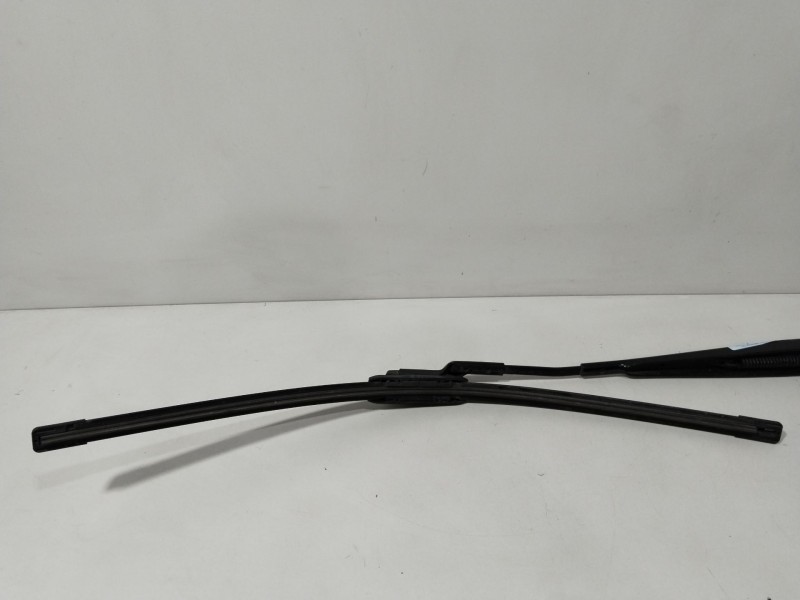 Recambio de brazo limpia delantero izquierdo para volkswagen passat b6 (3c2) 2.0 tdi referencia OEM IAM 3C1955410B  
