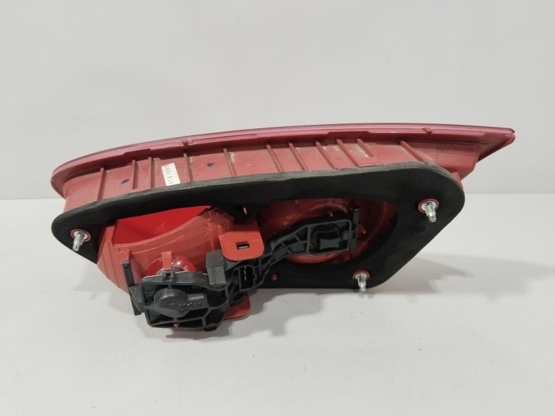 Recambio de piloto porton trasero izquierdo para seat leon (1p1) 1.9 tdi referencia OEM IAM 1P0945107F  