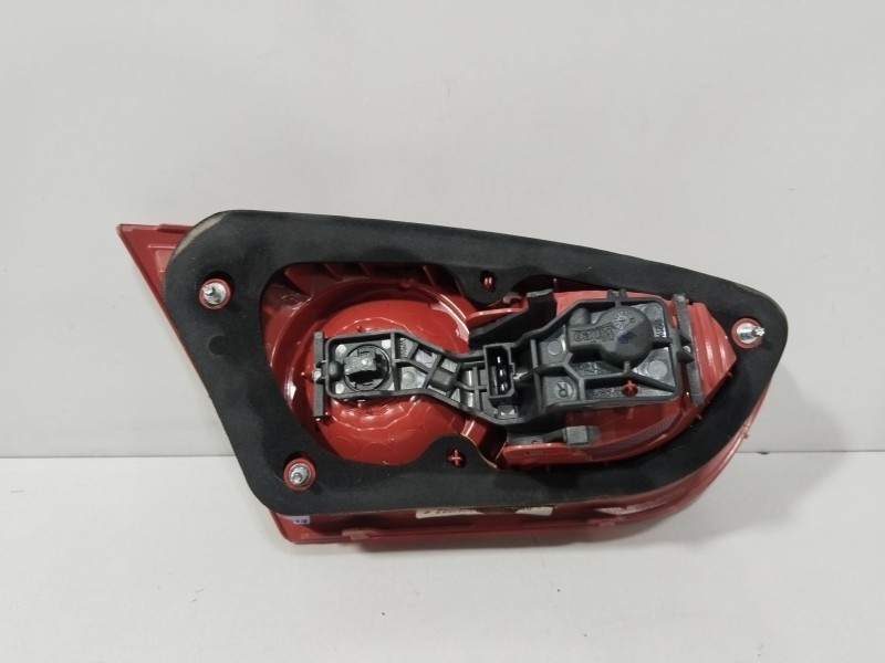 Recambio de piloto porton trasero derecho para seat leon (1p1) 1.9 tdi referencia OEM IAM 1P0945108F  