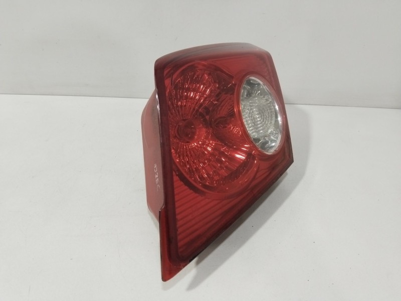 Recambio de piloto porton trasero derecho para chevrolet lacetti (j200) 1.8 referencia OEM IAM 96551217  