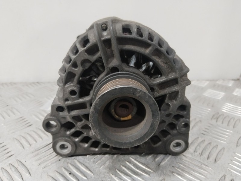 Recambio de alternador para volkswagen golf iii (1h1) 1.6 referencia OEM IAM 037903025M   Recambio de alternador para volkswagen golf iii (1h1) 1.6 referencia OEM IAM 037903025M