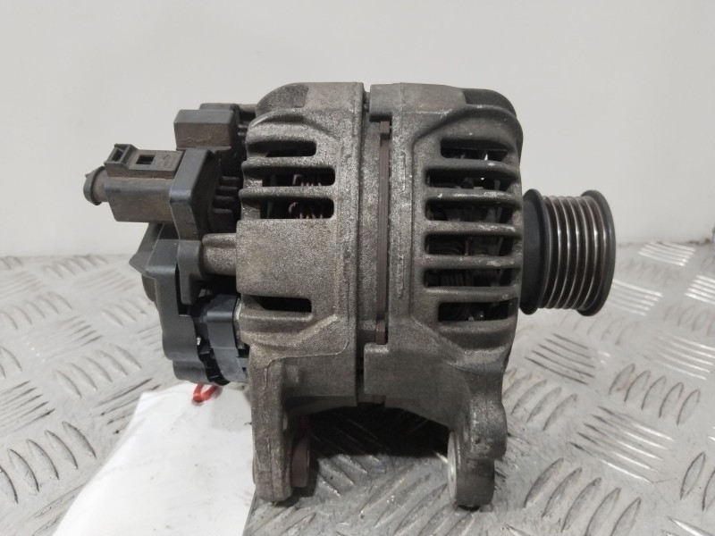Recambio de alternador para volkswagen golf iii (1h1) 1.6 referencia OEM IAM 037903025M   Recambio de alternador para volkswagen golf iii (1h1) 1.6 referencia OEM IAM 037903025M