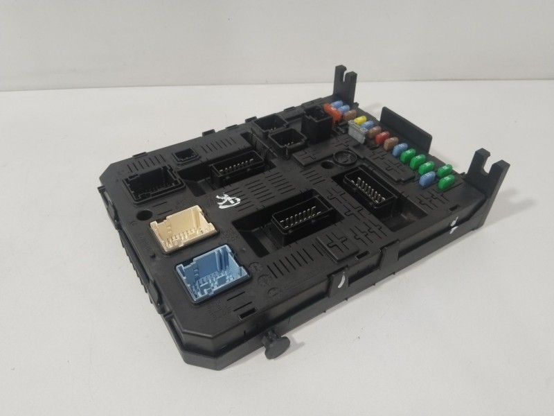 Recambio de caja reles / fusibles para peugeot 5008 (0u_, 0e_) 2.0 hdi referencia OEM IAM 966405878002  