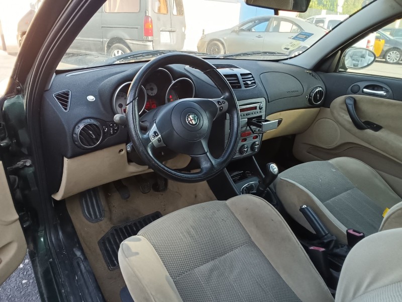 alfa romeo 147 (937_) del año 2001