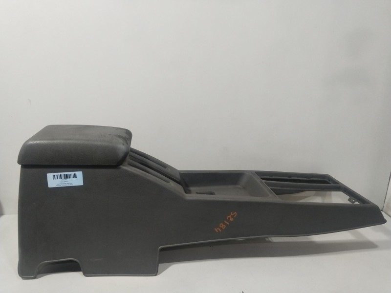 Recambio de apoyabrazos central para nissan terrano ii (r20) 2.7 tdi 4wd referencia OEM IAM 969107F000  