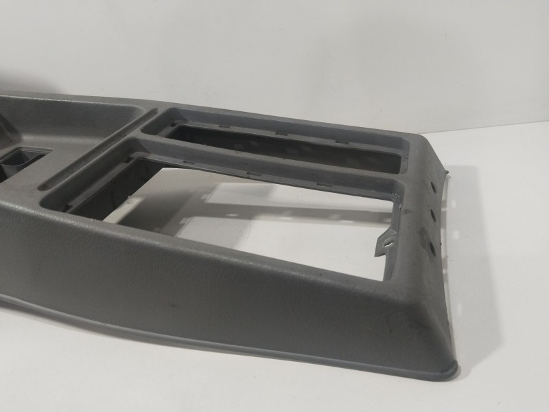 Recambio de apoyabrazos central para nissan terrano ii (r20) 2.7 tdi 4wd referencia OEM IAM 969107F000  