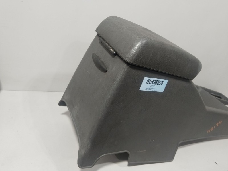 Recambio de apoyabrazos central para nissan terrano ii (r20) 2.7 tdi 4wd referencia OEM IAM 969107F000  