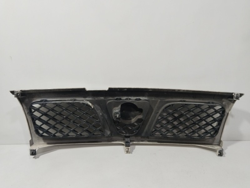 Recambio de rejilla delantera para nissan terrano ii (r20) 2.7 tdi 4wd referencia OEM IAM   