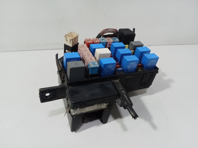 Recambio de caja reles / fusibles para hyundai accent ii (lc) 1.3 referencia OEM IAM 91205  