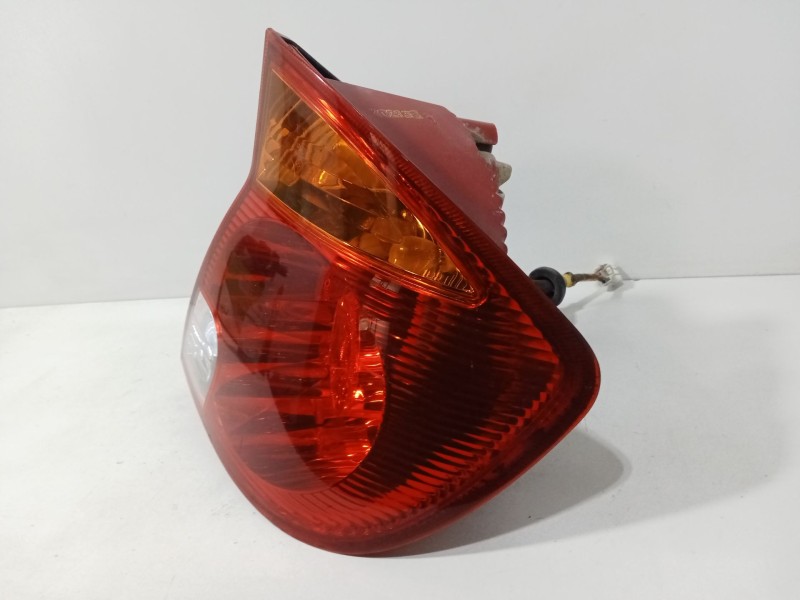 Recambio de piloto trasero derecho para hyundai accent ii (lc) 1.3 referencia OEM IAM 9240225710  