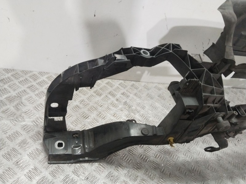 Recambio de panel frontal para ford focus iii 1.6 tdci referencia OEM IAM   