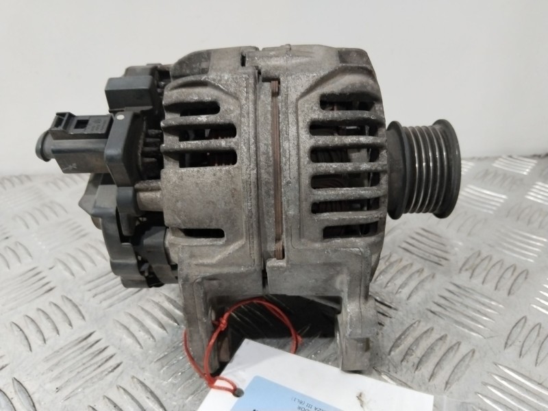 Recambio de alternador para seat ibiza iii (6l1) 1.4 16v referencia OEM IAM 037903025G  