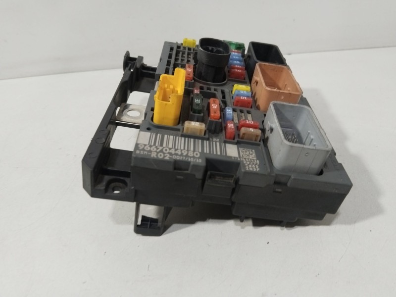 Recambio de caja reles / fusibles para citroën c4 picasso i monospace (ud_) 1.6 hdi referencia OEM IAM 9667044980  
