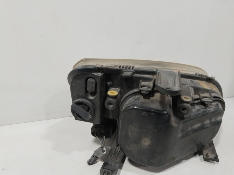 Recambio de faro izquierdo para ford focus c-max (dm2) 1.6 tdci referencia OEM IAM 270601LH  