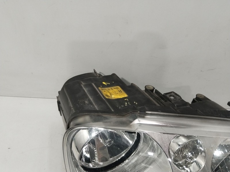 Recambio de faro derecho para volkswagen touran (1t1, 1t2) 1.9 tdi referencia OEM IAM 0301205202  