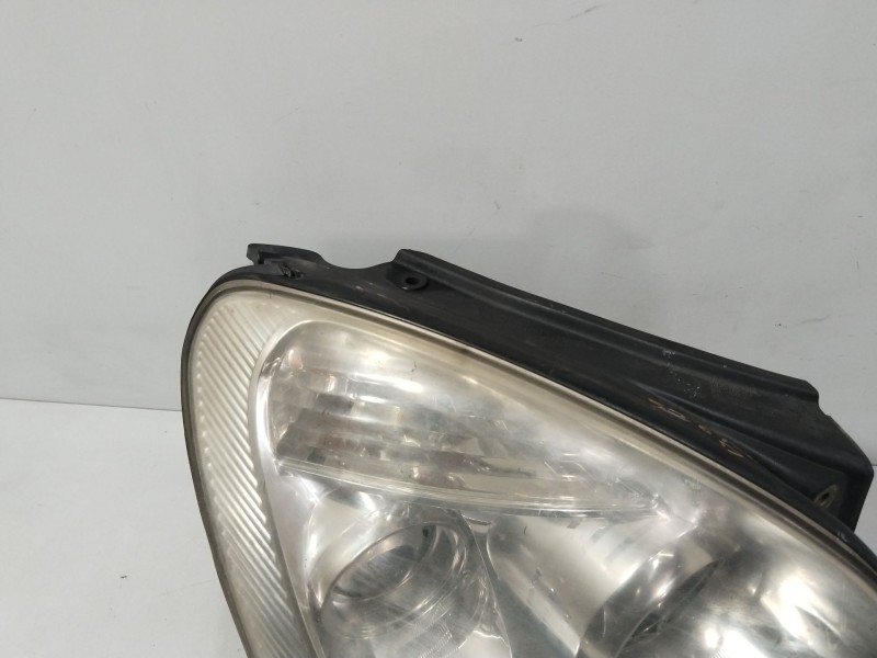 Recambio de faro derecho para kia carens iii monospace (un) 2.0 crdi 140 referencia OEM IAM 921021D020  