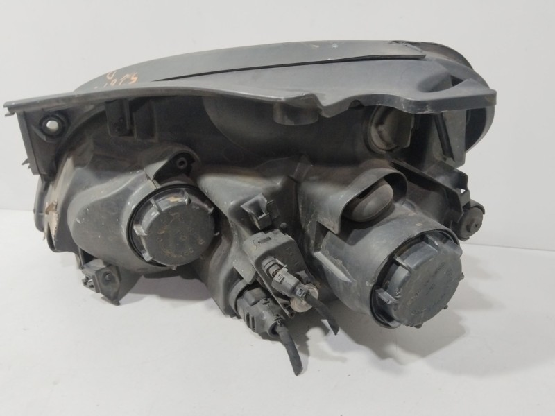 Recambio de faro derecho para kia carens iii monospace (un) 2.0 crdi 140 referencia OEM IAM 921021D020  