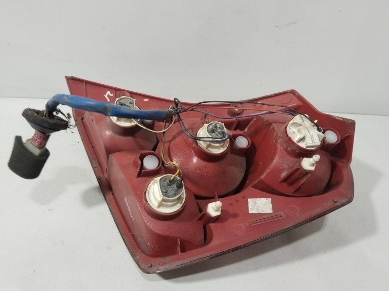 Recambio de piloto trasero izquierdo para chevrolet aveo / kalos hatchback (t200) 1.4 16v referencia OEM IAM 300266L  