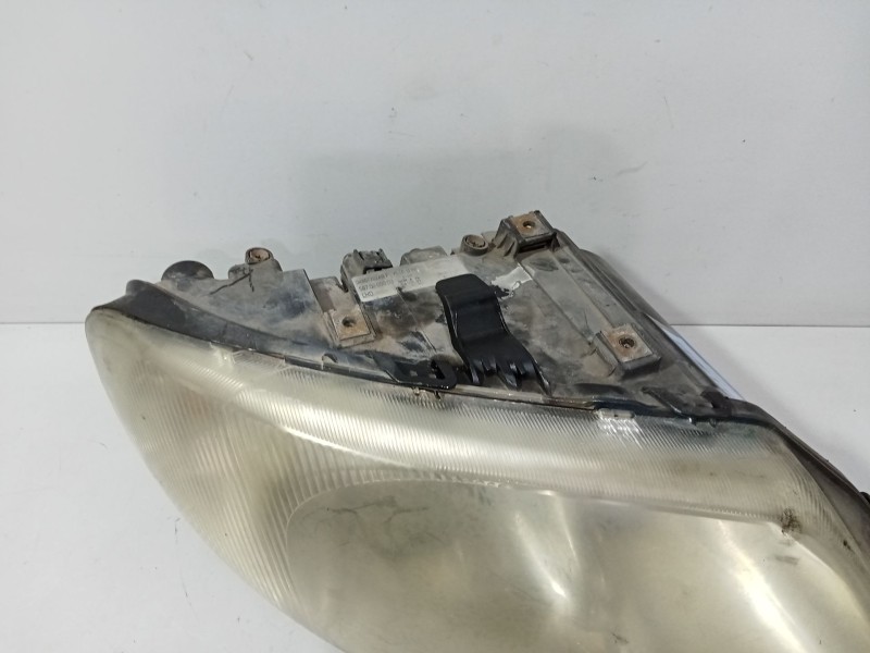 Recambio de faro derecho para chrysler voyager iv (rg, rs) 2.5 crd referencia OEM IAM 04857702AB  
