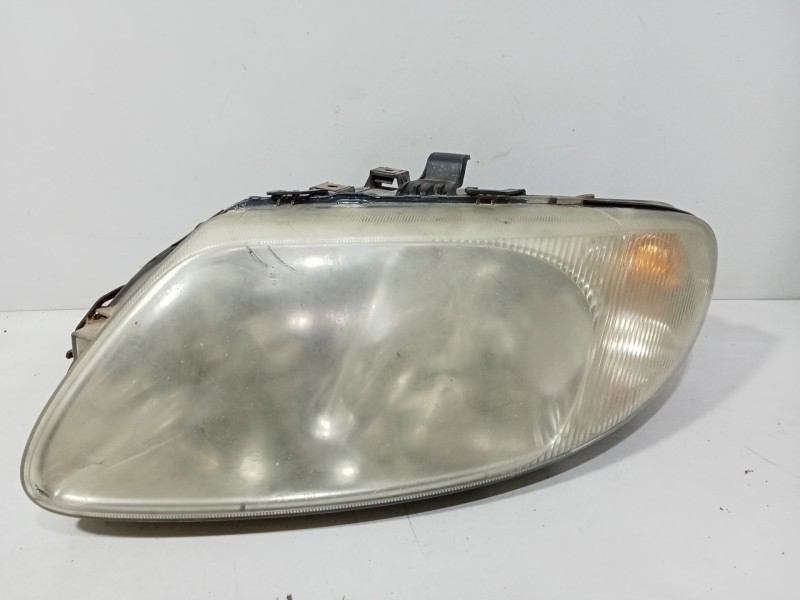 Recambio de faro izquierdo para chrysler voyager iv (rg, rs) 2.5 crd referencia OEM IAM 04857703AB  