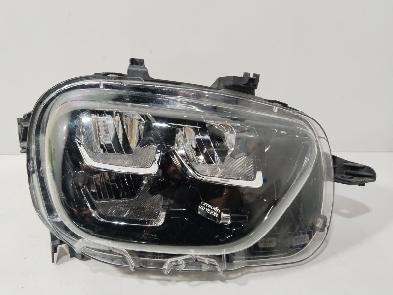 Recambio de faro derecho para citroën c3 iii (sx) 1.2 puretech 82 referencia OEM IAM 9836161580  