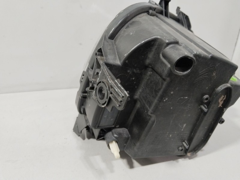 Recambio de faro izquierdo para citroën c3 iii (sx) 1.2 puretech 82 referencia OEM IAM 9836267180  
