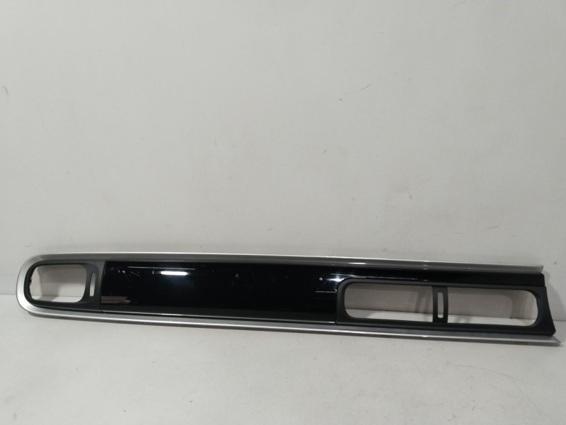 Recambio de moldura para citroën c3 iii (sx) 1.2 puretech 82 referencia OEM IAM 9812401777  