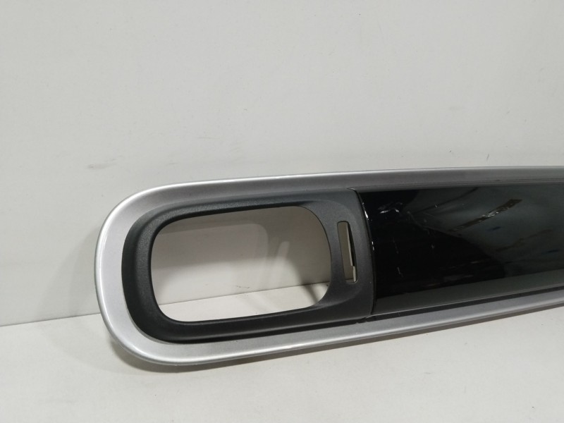 Recambio de moldura para citroën c3 iii (sx) 1.2 puretech 82 referencia OEM IAM 9812401777  