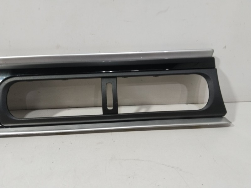 Recambio de moldura para citroën c3 iii (sx) 1.2 puretech 82 referencia OEM IAM 9812401777  